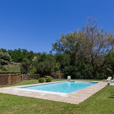 Gîte Peteloup pleine nature pour 12 + piscine La Celle-Saint-Cyr Extérieur photo