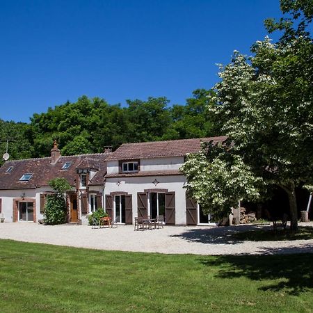 Gîte Peteloup pleine nature pour 12 + piscine La Celle-Saint-Cyr Extérieur photo