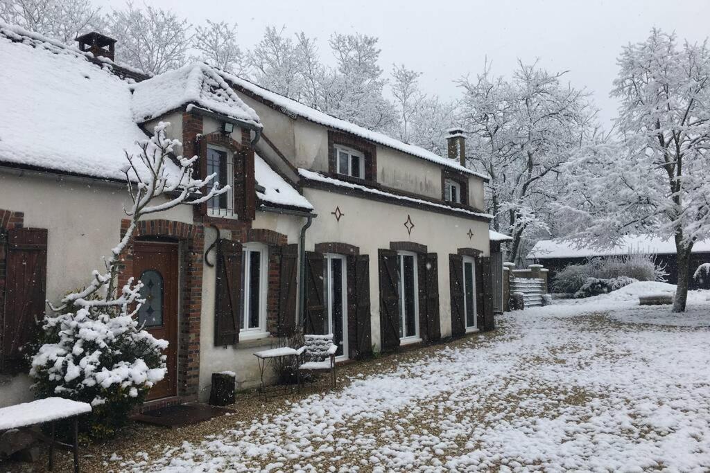 Gîte Peteloup pleine nature pour 12 + piscine La Celle-Saint-Cyr Extérieur photo