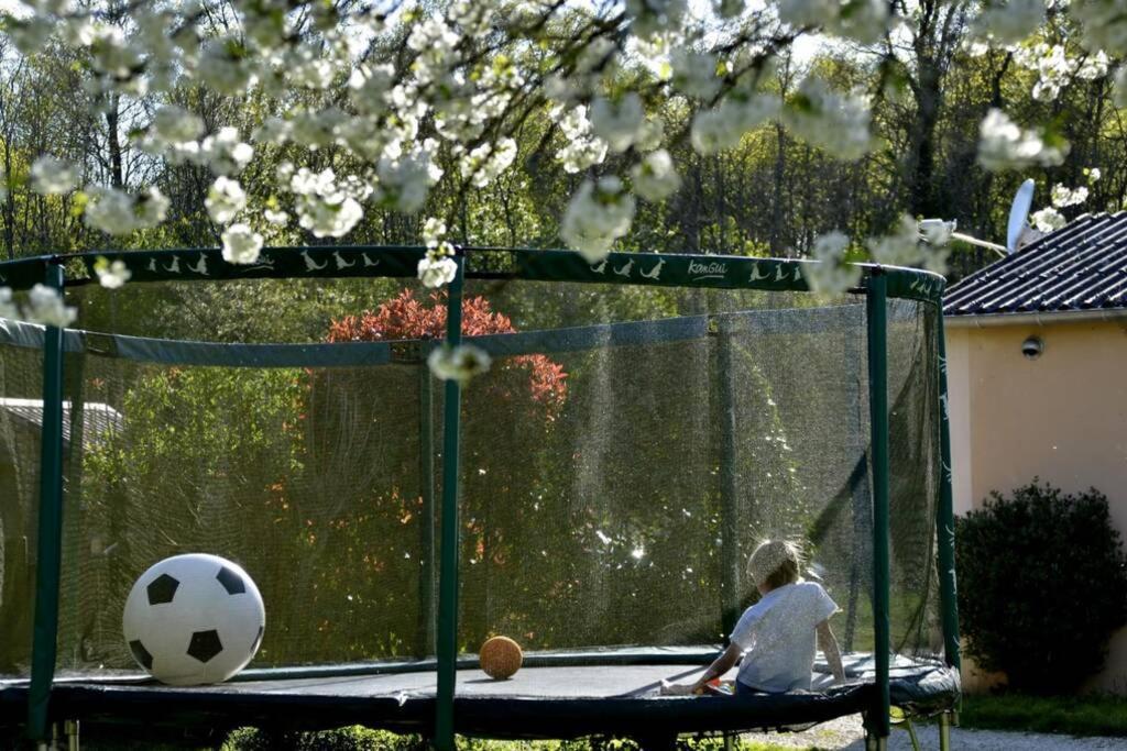 Gîte Peteloup pleine nature pour 12 + piscine La Celle-Saint-Cyr Extérieur photo