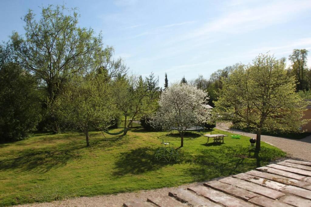 Gîte Peteloup pleine nature pour 12 + piscine La Celle-Saint-Cyr Extérieur photo