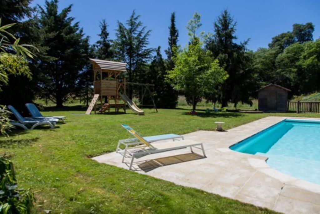 Gîte Peteloup pleine nature pour 12 + piscine La Celle-Saint-Cyr Extérieur photo